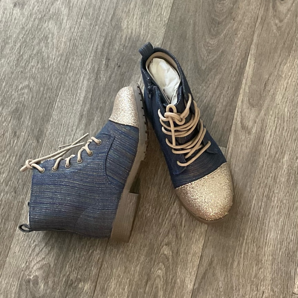 Stylish Rainbow thread gold tip Boots